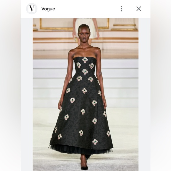 CAROLINA HERRERA
Strapless crystal-embellished embroidered cloqué gown - Picture 3 of 12